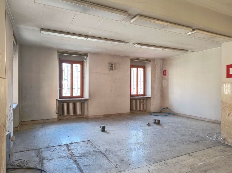Filiale bancaria in vendita, via Carlo Dellanegra, Serravalle Sesia