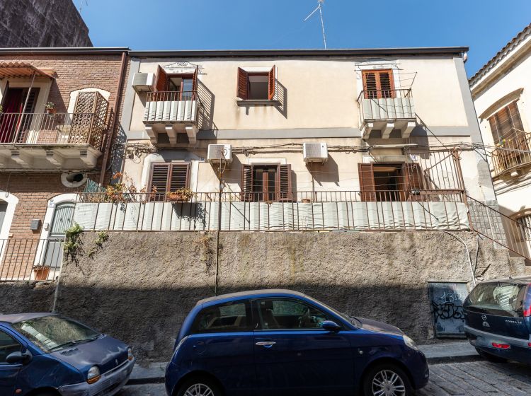 Terratetto unifamiliare in vendita, via Santa Barbara  57, Centro Storico, Catania