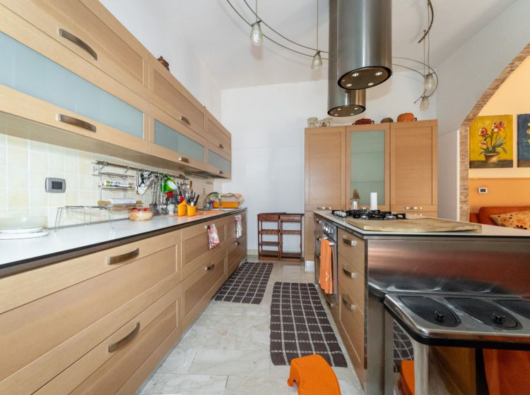 Terratetto unifamiliare in vendita, via Santa Barbara  57, Centro Storico, Catania