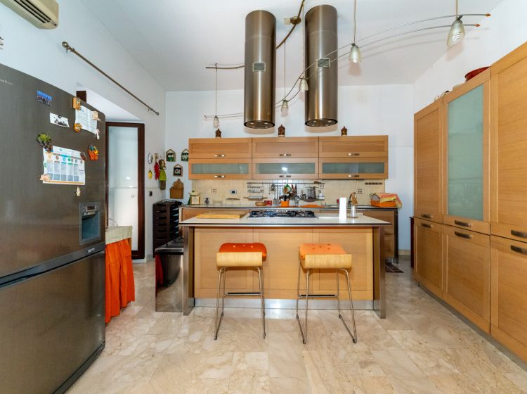 Terratetto unifamiliare in vendita, via Santa Barbara  57, Centro Storico, Catania