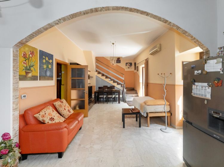 Terratetto unifamiliare in vendita, via Santa Barbara  57, Centro Storico, Catania