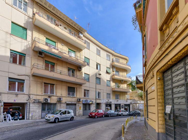 Quadrilocale in vendita, via Torquato Tasso, Chiaia, Napoli