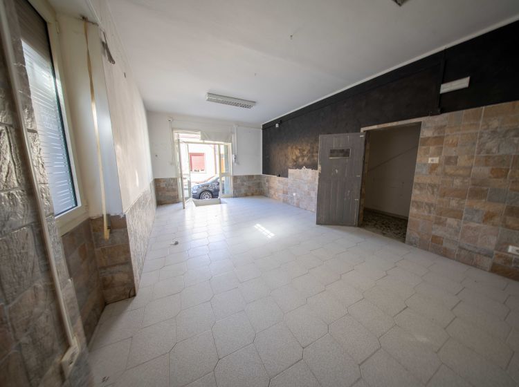 Negozio in vendita, via Cagliari  11, Sorso