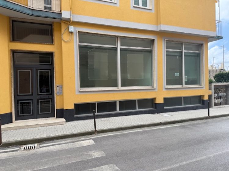 Filiale bancaria in vendita, Piazza Del Popolo  1, Piazza, Deiva Marina