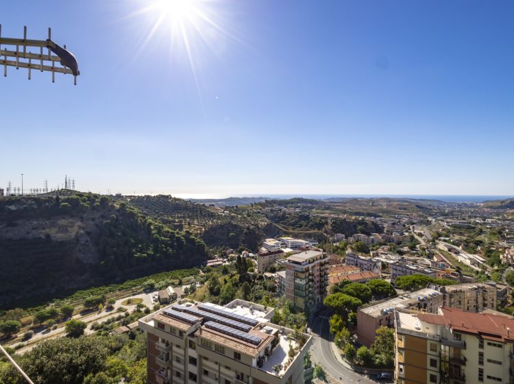 Quadrilocale in vendita, via Francesco Cilea  25, Centro Storico, Catanzaro