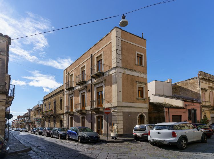 Stabile o palazzo in vendita, via Umberto  59, Biancavilla