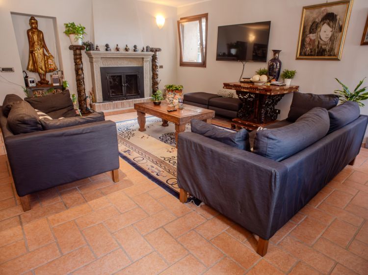 Appartamento in vendita, via delle Scuole  4, Roccalvecce, Viterbo