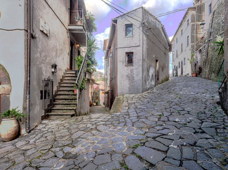 Appartamento in vendita, via delle Scuole  4, Roccalvecce, Viterbo