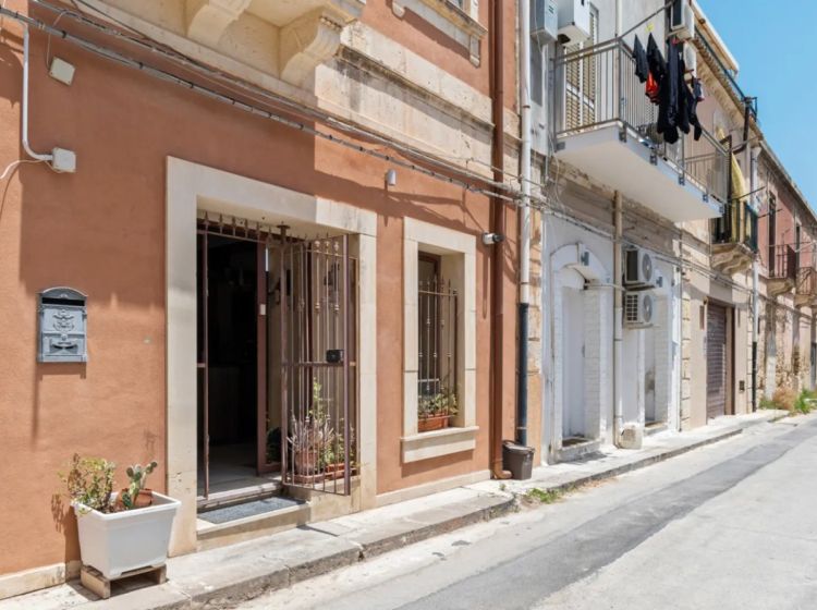 Terratetto plurifamiliare in vendita, via Bologna 43, Borgata, Siracusa