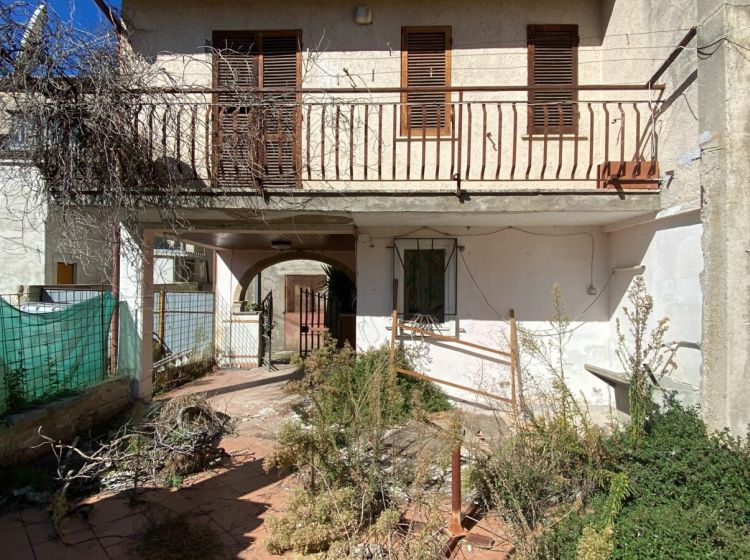 Terratetto unifamiliare in vendita, via Case Basse  6, Foligno