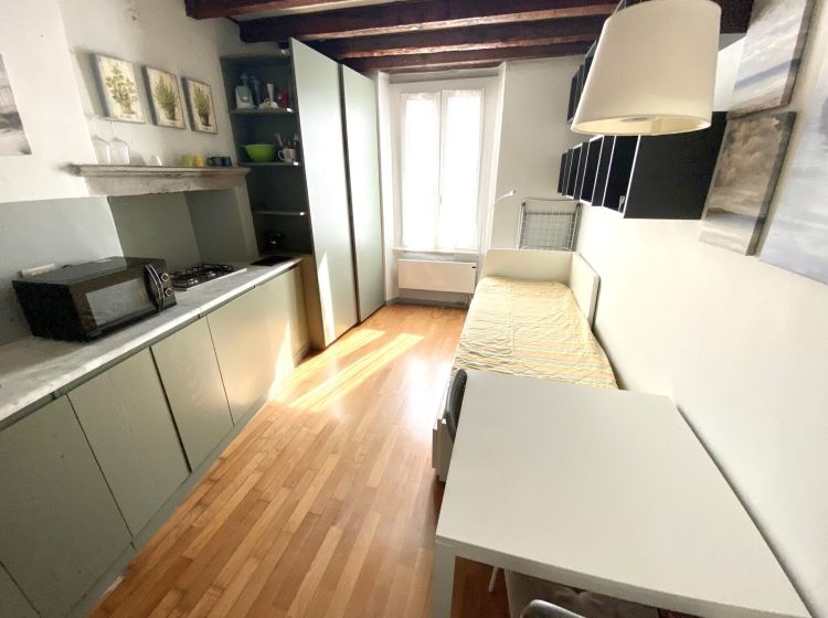 Monolocale in vendita, Corso di Porta Ticinese  76, Ticinese, Milano