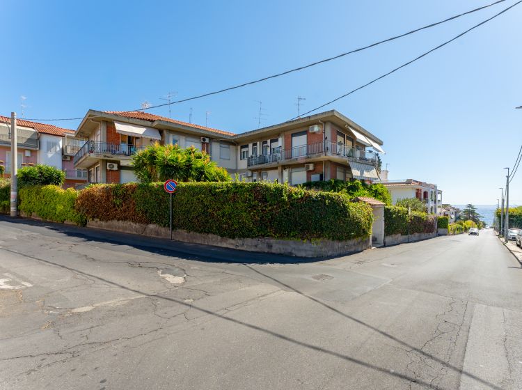 Appartamento in vendita, via Mollica  47, Aci Castello