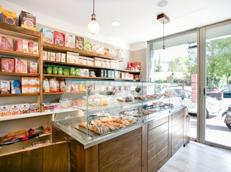 Attività / Licenza in vendita, via Seggiano  13, Monte Sacro, Roma