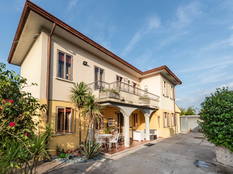 Villa in vendita, via Montegrotto  39, Abano Terme