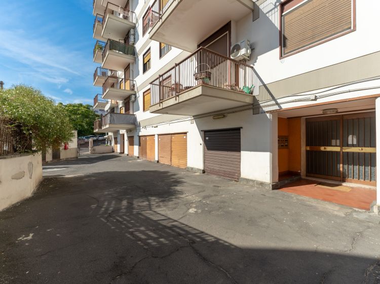Trilocale in vendita, via del Canalicchio  3, Tremestieri Etneo