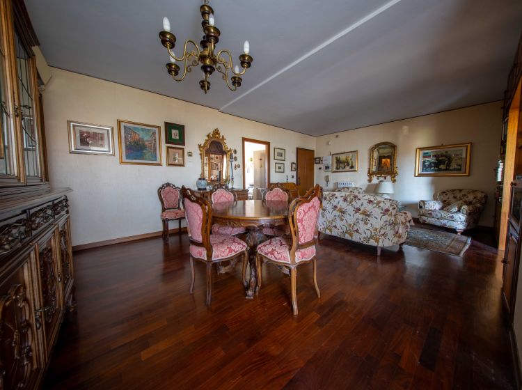 Quadrilocale in vendita, via Giovanni Battista Melis  9, Sassari