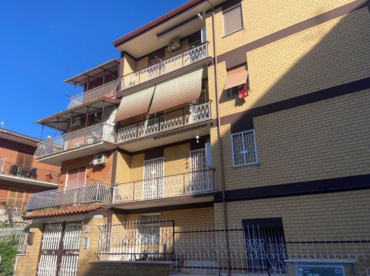 Trilocale in vendita, via Nocera Inferiore 63, Borghesiana, Roma