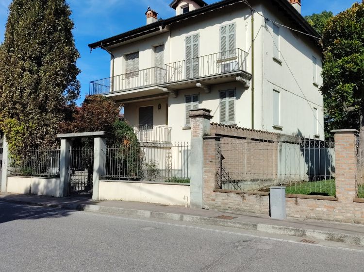 Villa in vendita, via Montebello 22, Barbianello