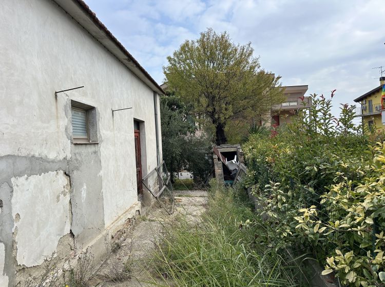 Villa in vendita, via Croce Vecchia  78, Tollo