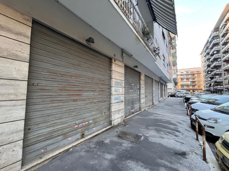 Negozio in vendita, via Roviano  57, Tor de' Schiavi, Roma
