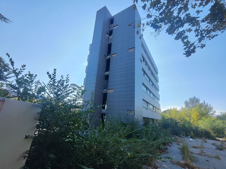 Stabile o palazzo in vendita, via Alfieri Maserati  7, San Donato, Bologna
