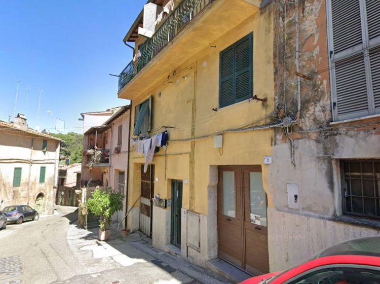 Magazzino o deposito in vendita, via delle Cartiere  7, Ronciglione