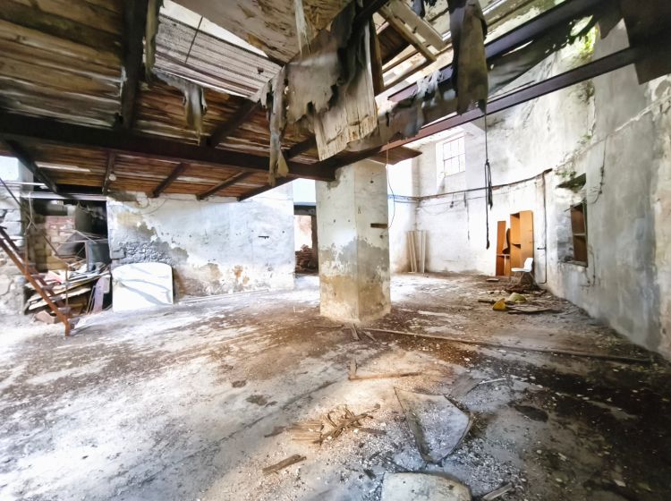 Magazzino o deposito in vendita, via delle Cartiere  7, Ronciglione