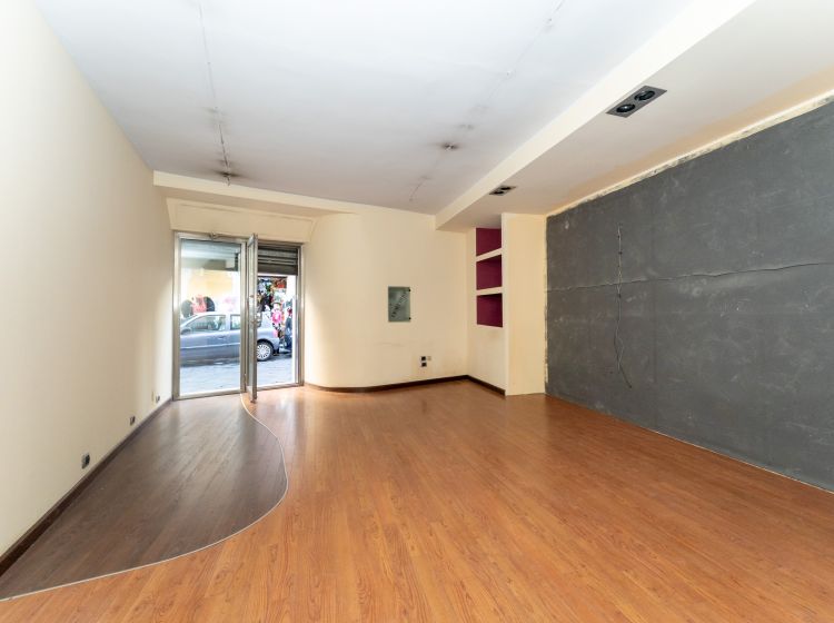 Negozio in vendita, via Alessandro Manzoni  13, Centro Storico, Catania