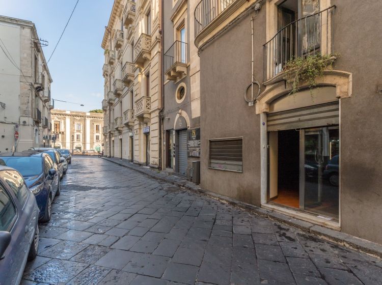 Negozio in vendita, via Alessandro Manzoni  13, Centro Storico, Catania