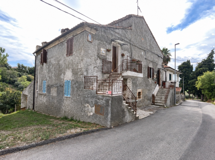 Terratetto plurifamiliare in vendita, via San Pietro  21, Sant'omero