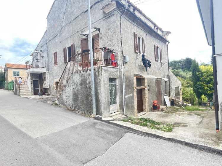 Terratetto plurifamiliare in vendita, via San Pietro  21, Sant&#039;omero