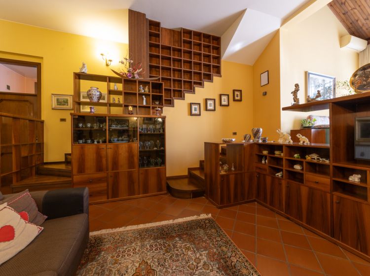 Villa in vendita, via E. H. Grieg, Centro, Saronno