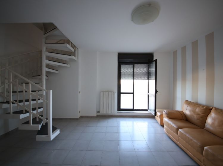 Quadrilocale in vendita, Piazza Sandro Pertini  12, Taranto