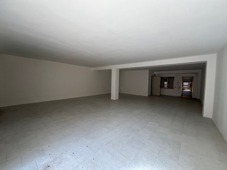 Negozio in vendita, via Aurelio Saffi, Trepuzzi