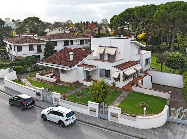 Villa in vendita, via Venezia  35, Pontedera