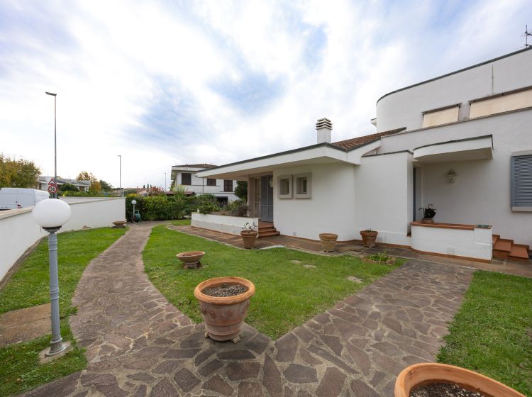 Villa in vendita, via Venezia  35, Pontedera