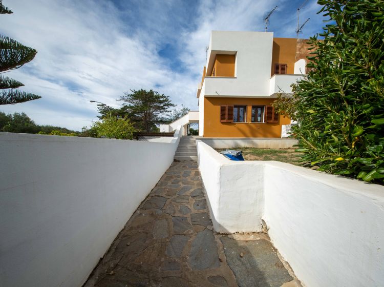 Trilocale in vendita, via Tumbarino, Stintino