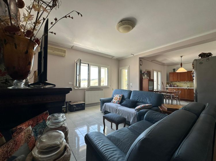 Quadrilocale in vendita, via dei Conti Falluc  70, Santa Maria, Catanzaro