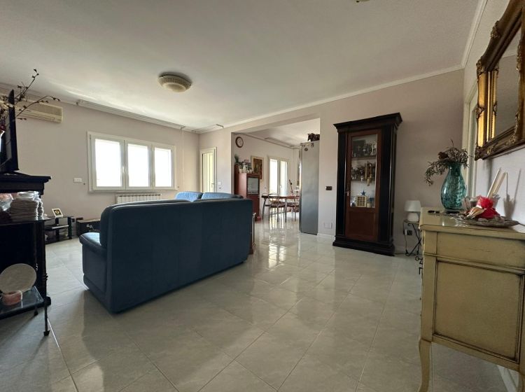 Quadrilocale in vendita, via dei Conti Falluc  70, Santa Maria, Catanzaro