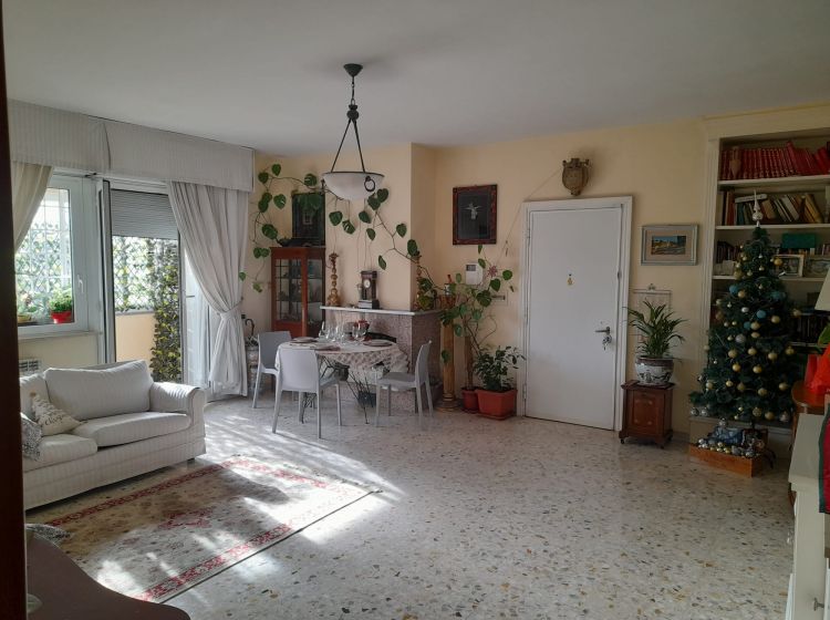 Appartamento in vendita, Largo Valerio Bacigalupo  32, Tintoretto, Roma