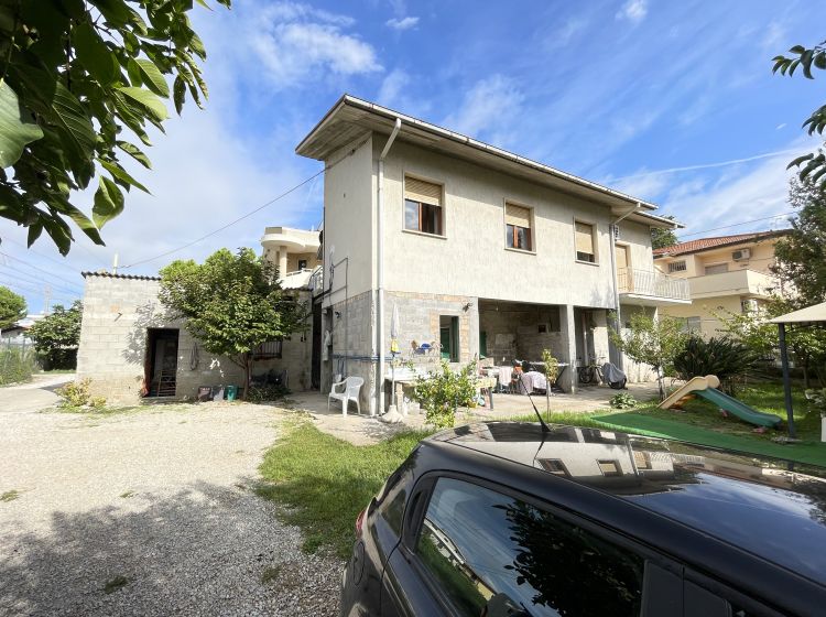 Terratetto plurifamiliare in vendita, via Alcide de Gasperi  10, Tortoreto Lido, Tortoreto