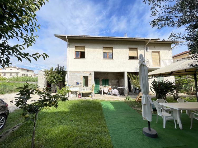 Terratetto plurifamiliare in vendita, via Alcide de Gasperi  10, Tortoreto Lido, Tortoreto