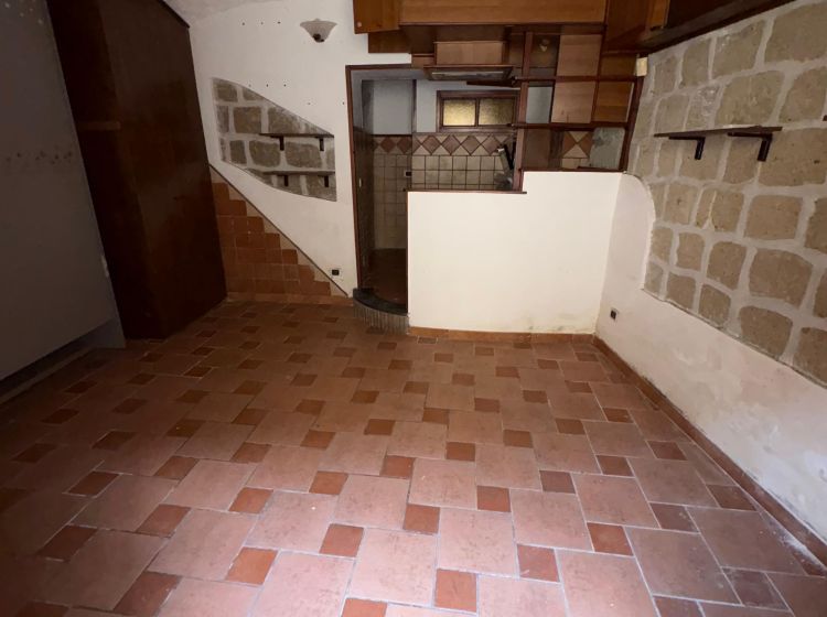 Monolocale in vendita, Salita Petraio  27, Chiaia, Napoli