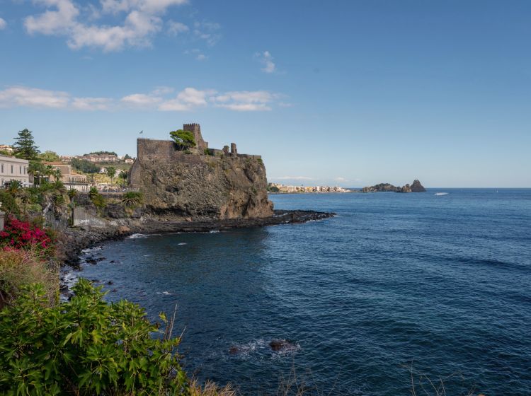 Terratetto unifamiliare in vendita, via Vicario Nicolosi  14, Aci Castello