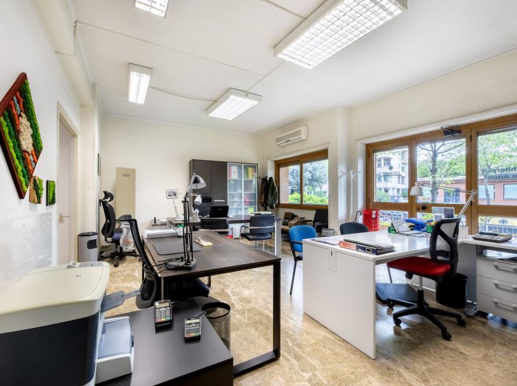 Trilocale in vendita, viale Isacco Newton  62, Colli Portuensi, Roma