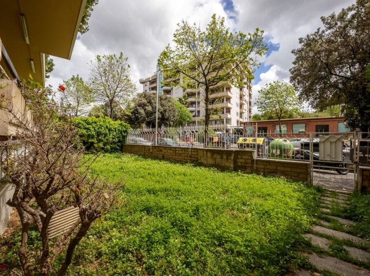 Trilocale in vendita, viale Isacco Newton  62, Colli Portuensi, Roma