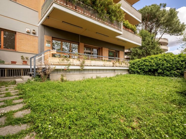 Trilocale in vendita, viale Isacco Newton  62, Colli Portuensi, Roma