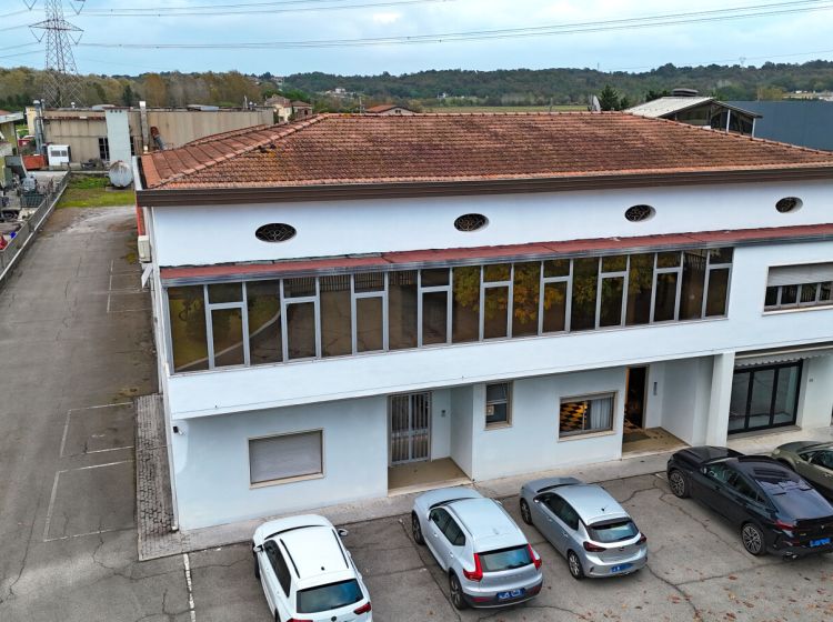 Negozio in vendita, via Marco Polo  105, Bientina