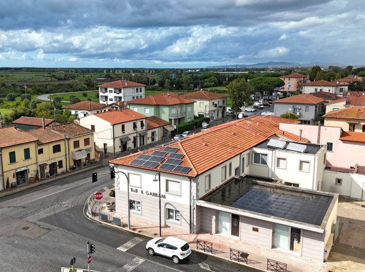 Stabile o palazzo in vendita, via Aurelia Nord  6, La California, Bibbona