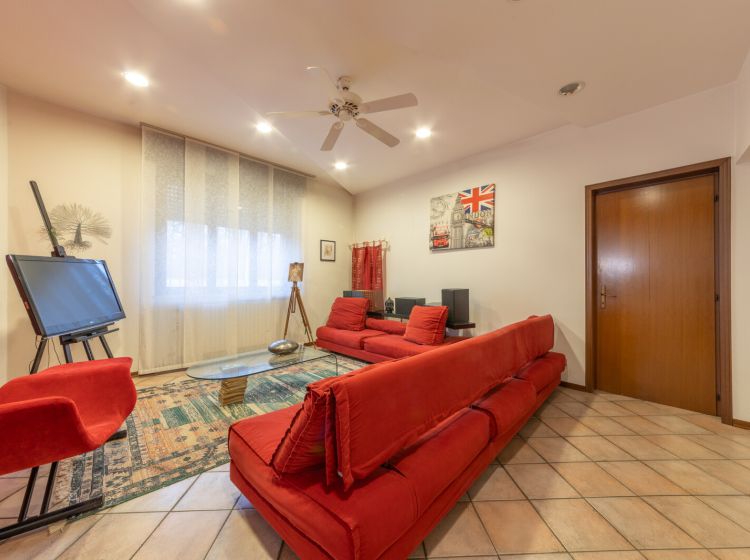 Appartamento in villa in vendita, via Vittorio Alfieri  19, Cerro Maggiore